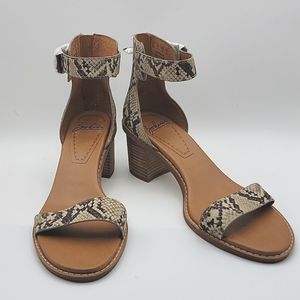 NIB Zodiac Sandals Size 11M.  S895